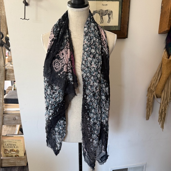 ZADIG & VOLTAIRE Kerry Flower Dog Scarf - Picture 1 of 5